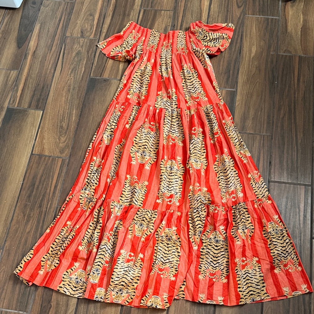 Elegant Red Tiger Print Maxi Dress